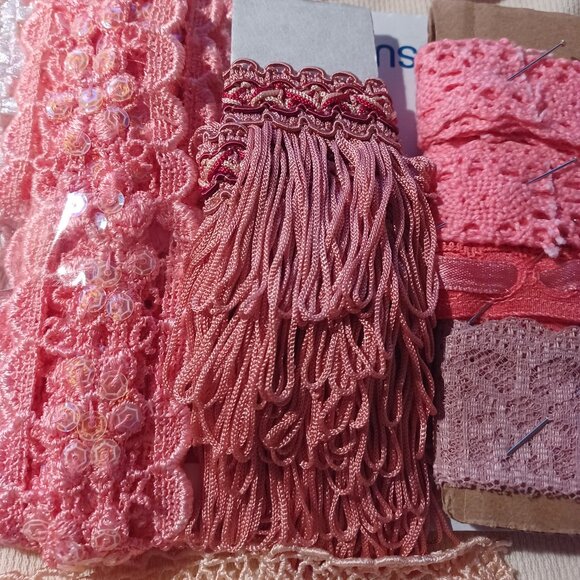 Beautiful Lace Remnants - Picture 2 of 7